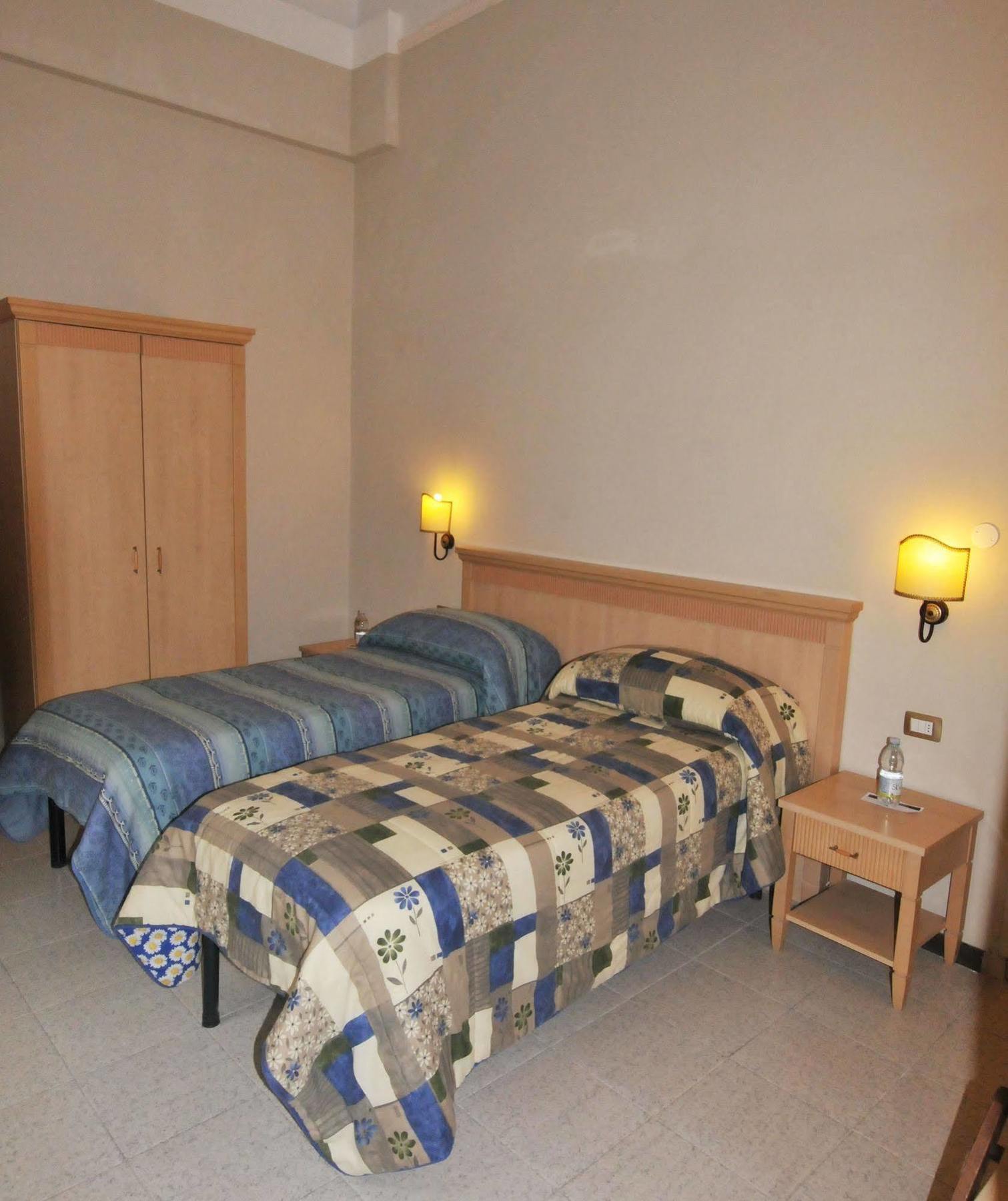 Hhb Hotel Firenze Bagian luar foto