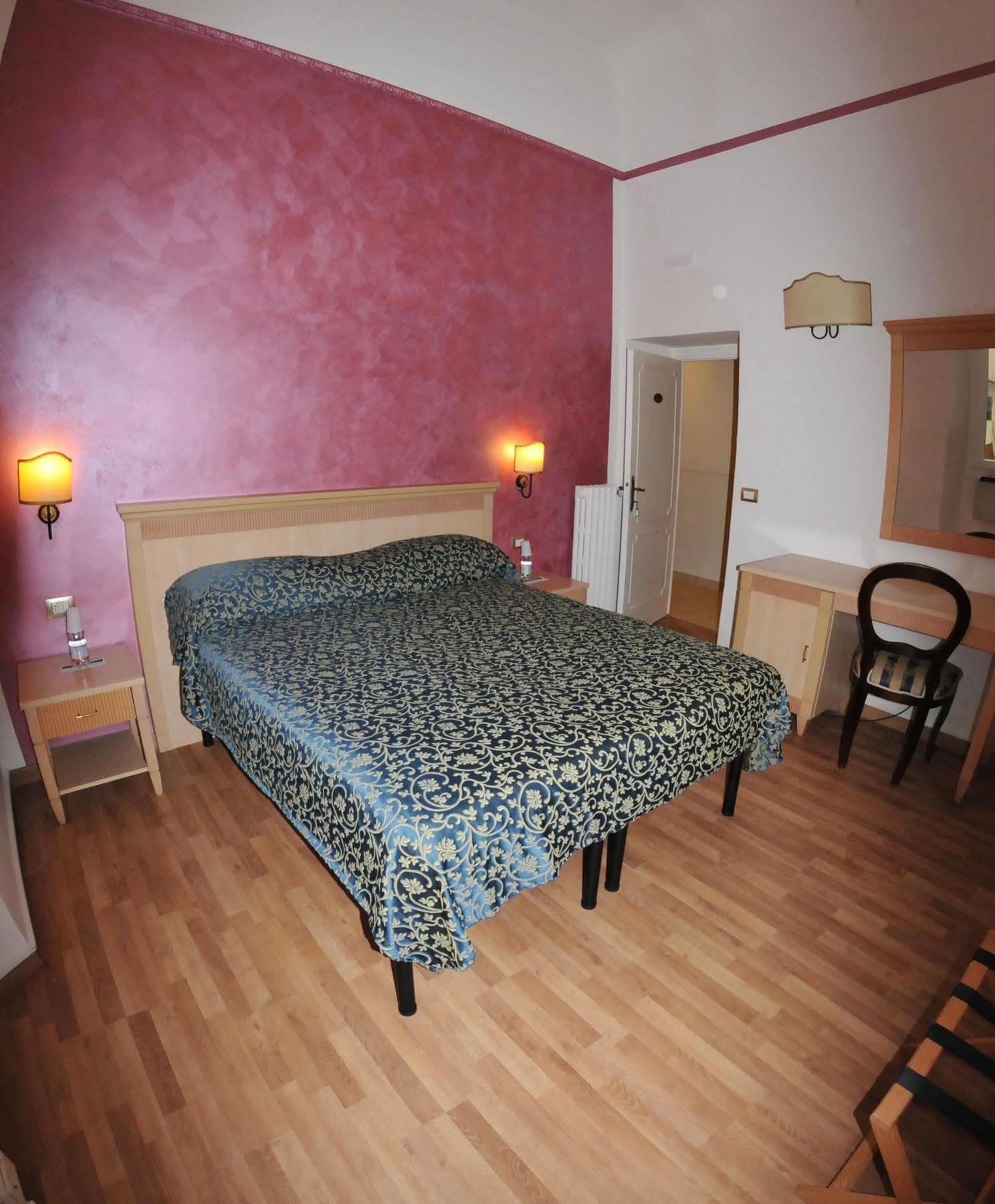 Hhb Hotel Firenze Bagian luar foto